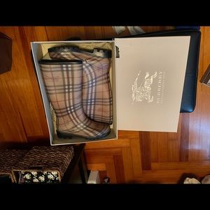 Burberry classic rain boots